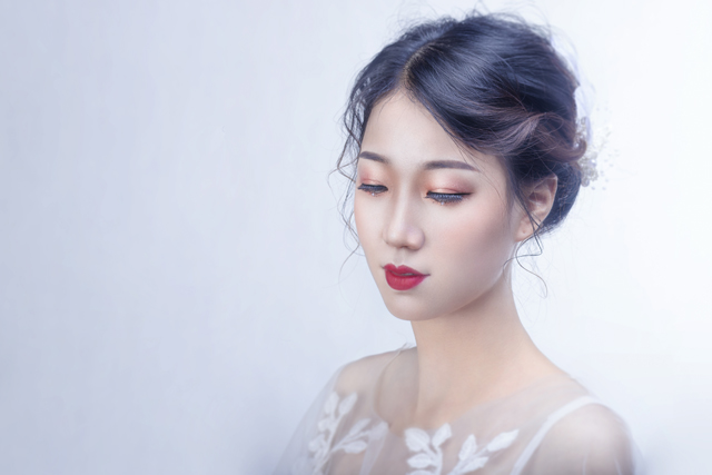 彩妆培训：学化妆好还是学纹绣好？(图1)